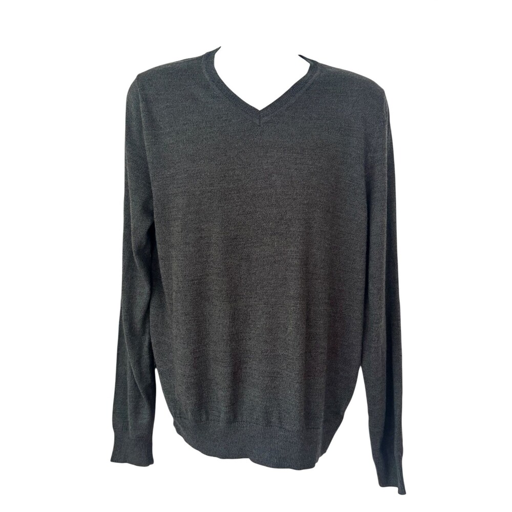 APT 9 Men L Dark Gray Long Sleeve V-Neck Merino Blend Very Soft Preppy Sweater